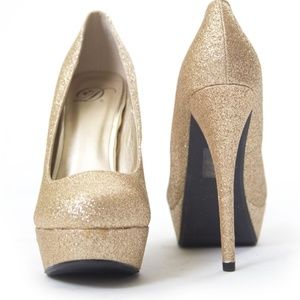 Gold Platform Pumps NWOT
